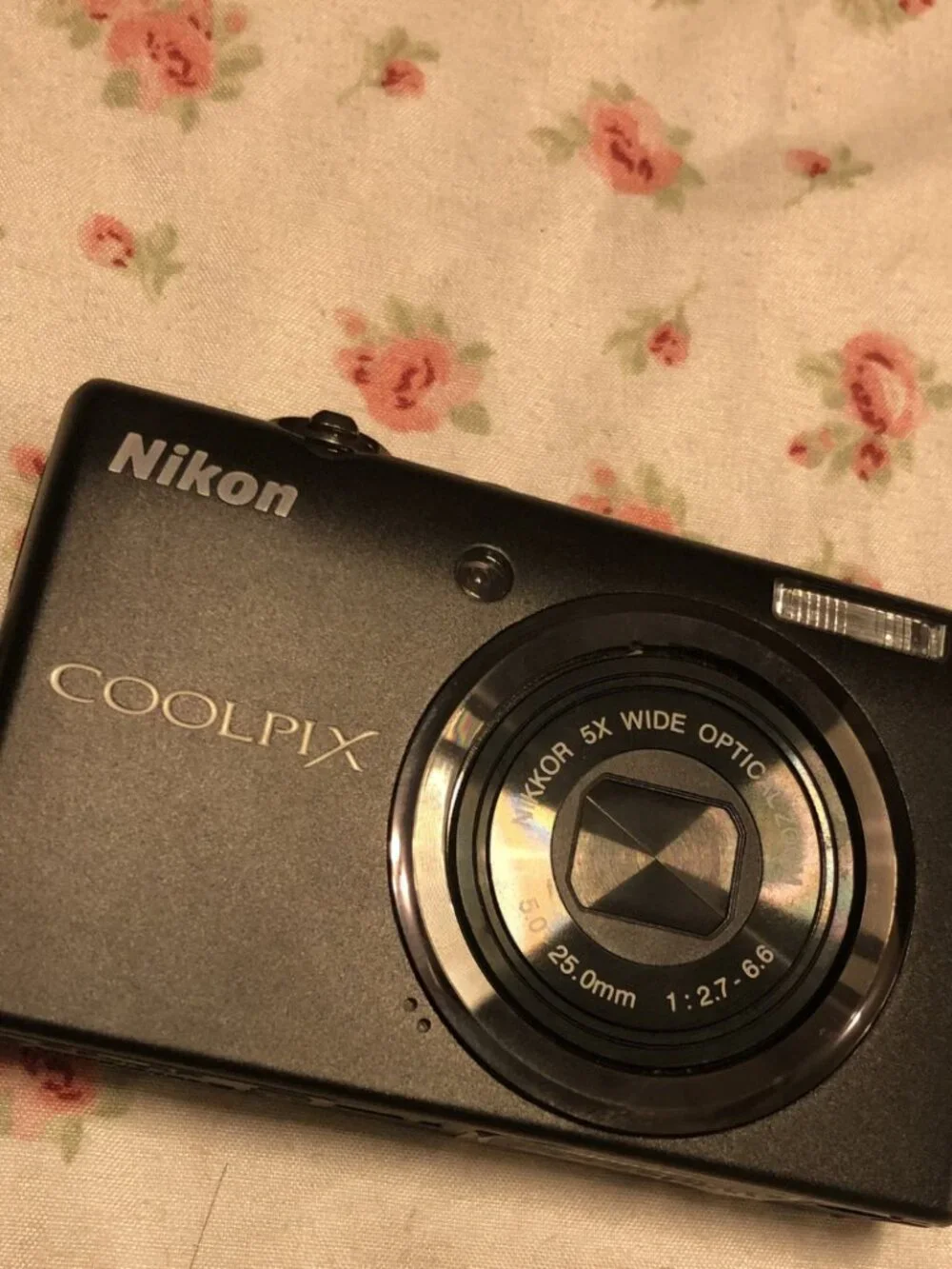 nikon digital vintage y2k digital camera with battery